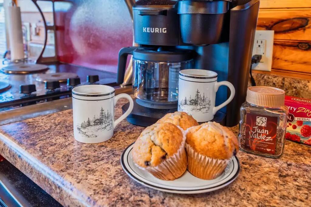 Stunning Mountain Cabin W Hot Tub ガトリンバーグ エクステリア 写真