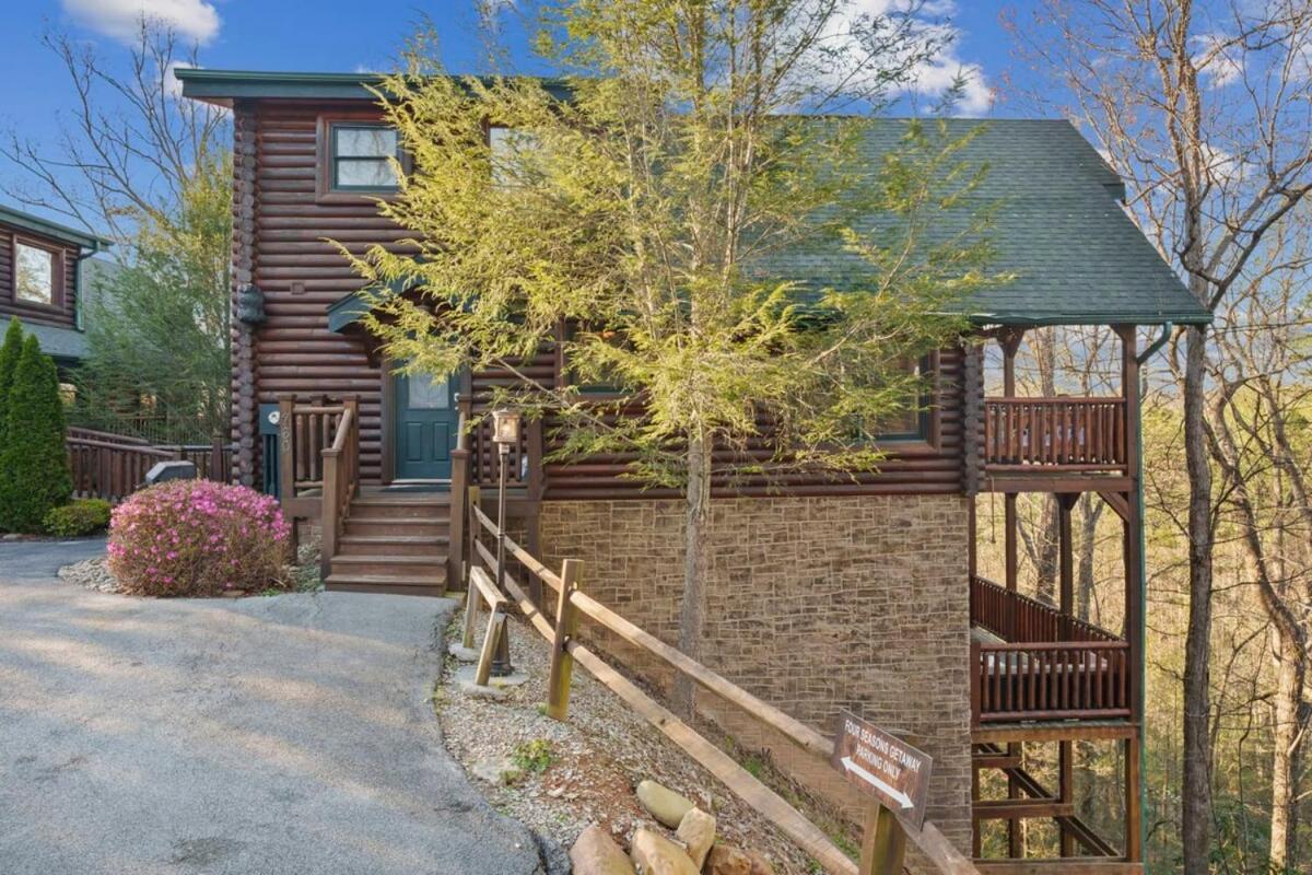 Stunning Mountain Cabin W Hot Tub ガトリンバーグ エクステリア 写真