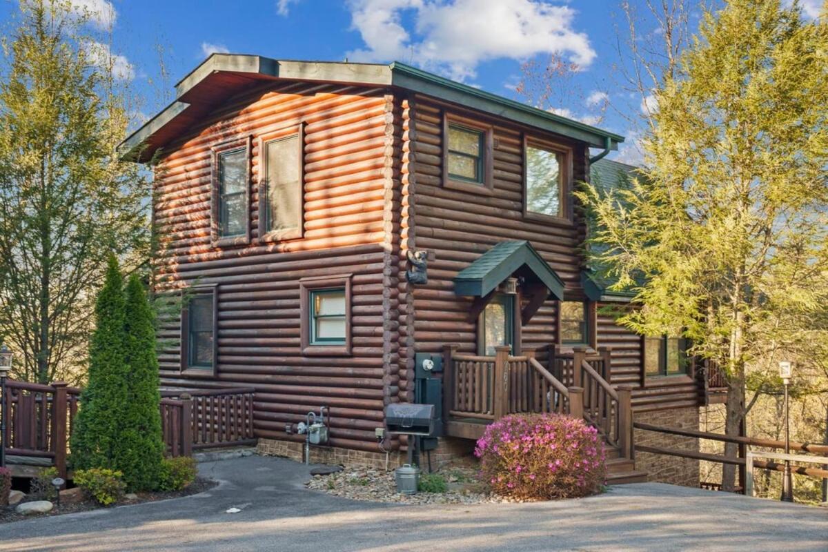 Stunning Mountain Cabin W Hot Tub ガトリンバーグ エクステリア 写真