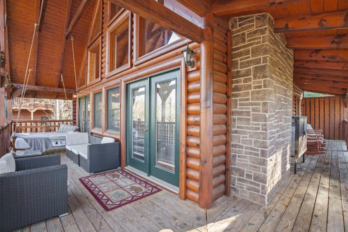 Stunning Mountain Cabin W Hot Tub ガトリンバーグ エクステリア 写真