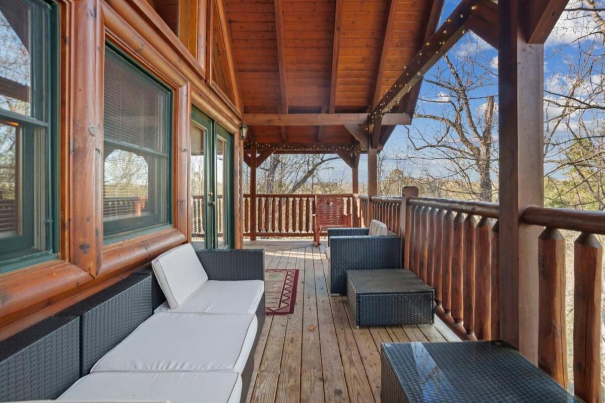 Stunning Mountain Cabin W Hot Tub ガトリンバーグ エクステリア 写真