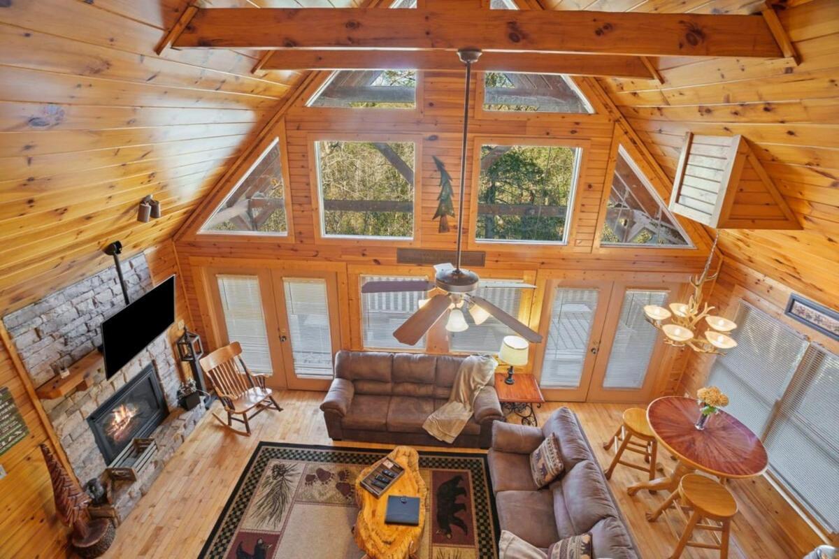 Stunning Mountain Cabin W Hot Tub ガトリンバーグ エクステリア 写真