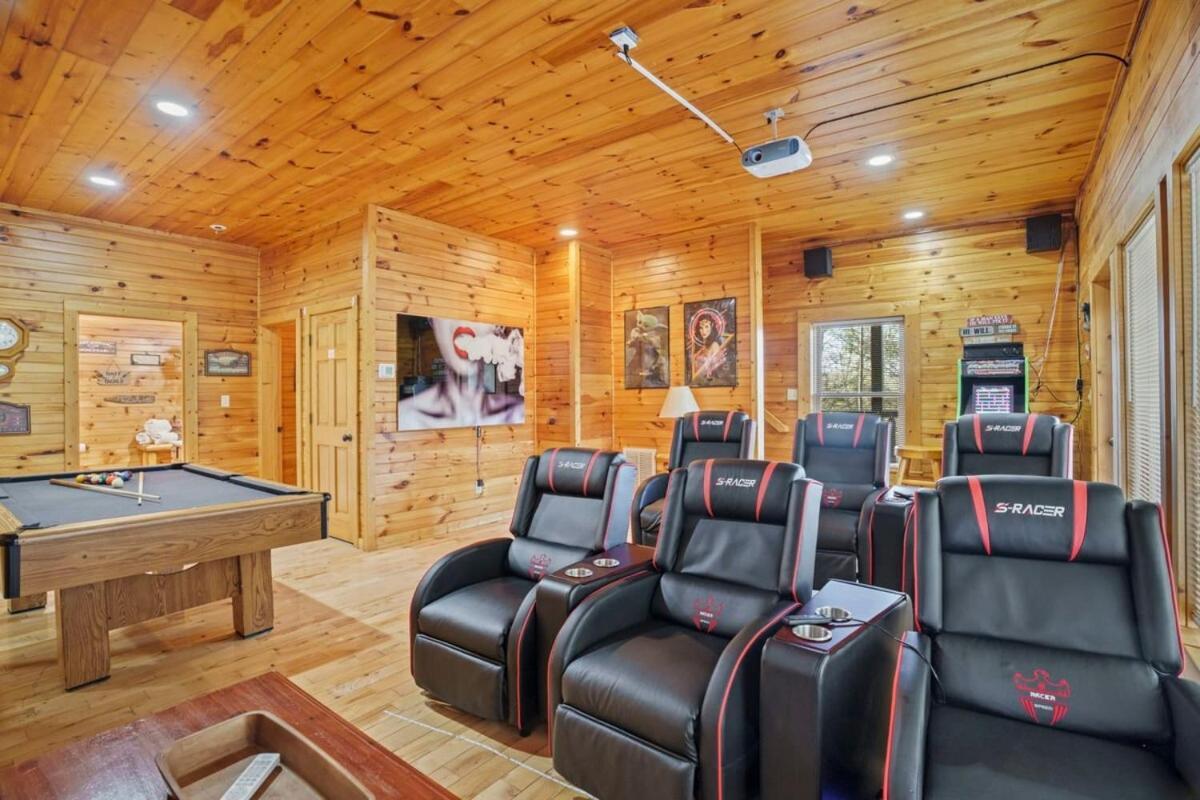 Stunning Mountain Cabin W Hot Tub ガトリンバーグ エクステリア 写真