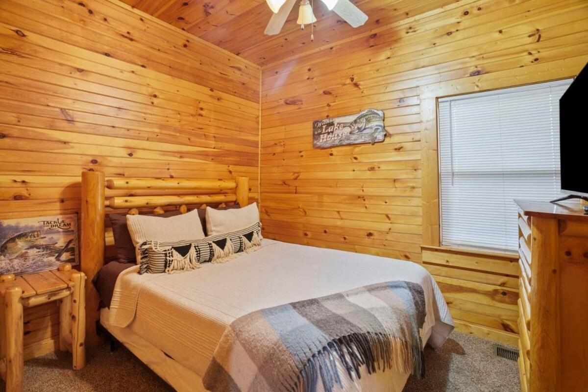Stunning Mountain Cabin W Hot Tub ガトリンバーグ エクステリア 写真