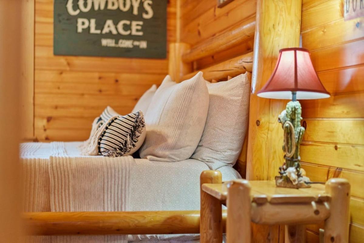 Stunning Mountain Cabin W Hot Tub ガトリンバーグ エクステリア 写真